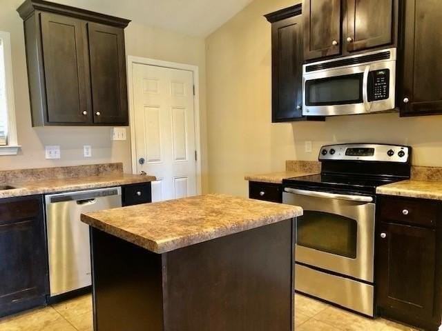 9825 Winchester Dr N - Photo 4 of 12