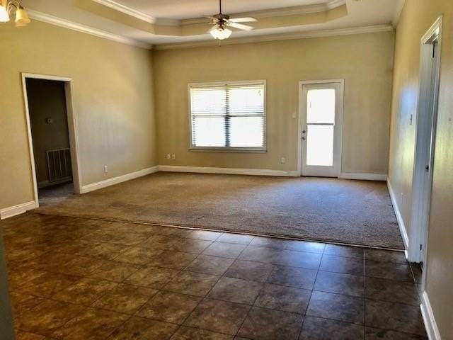 9825 Winchester Dr N - Photo 6 of 12