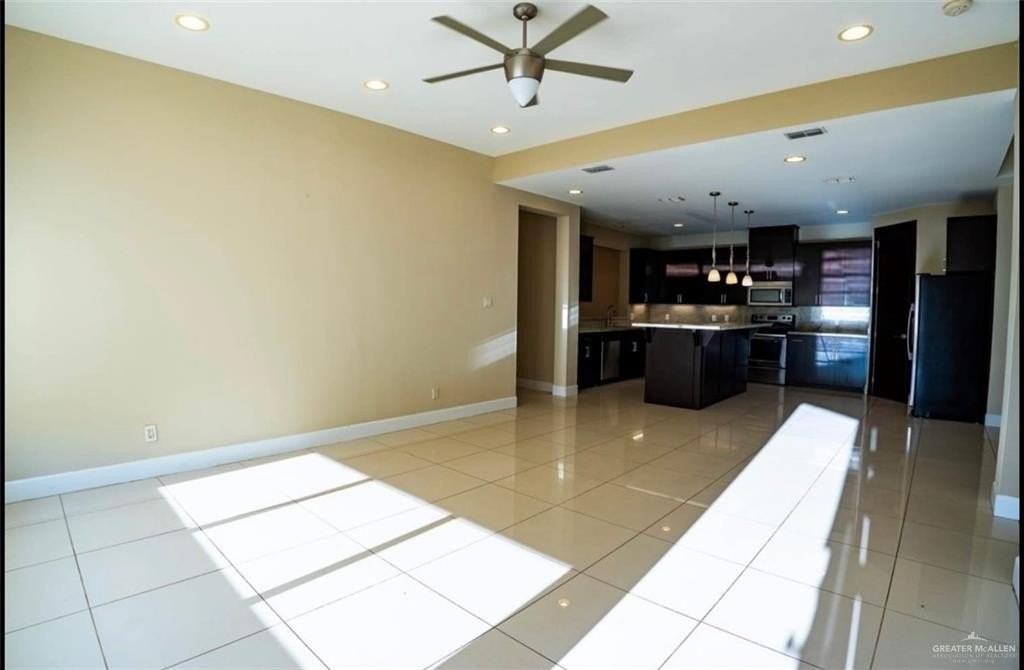 1220 E Agusta Ave - Photo 3 of 17