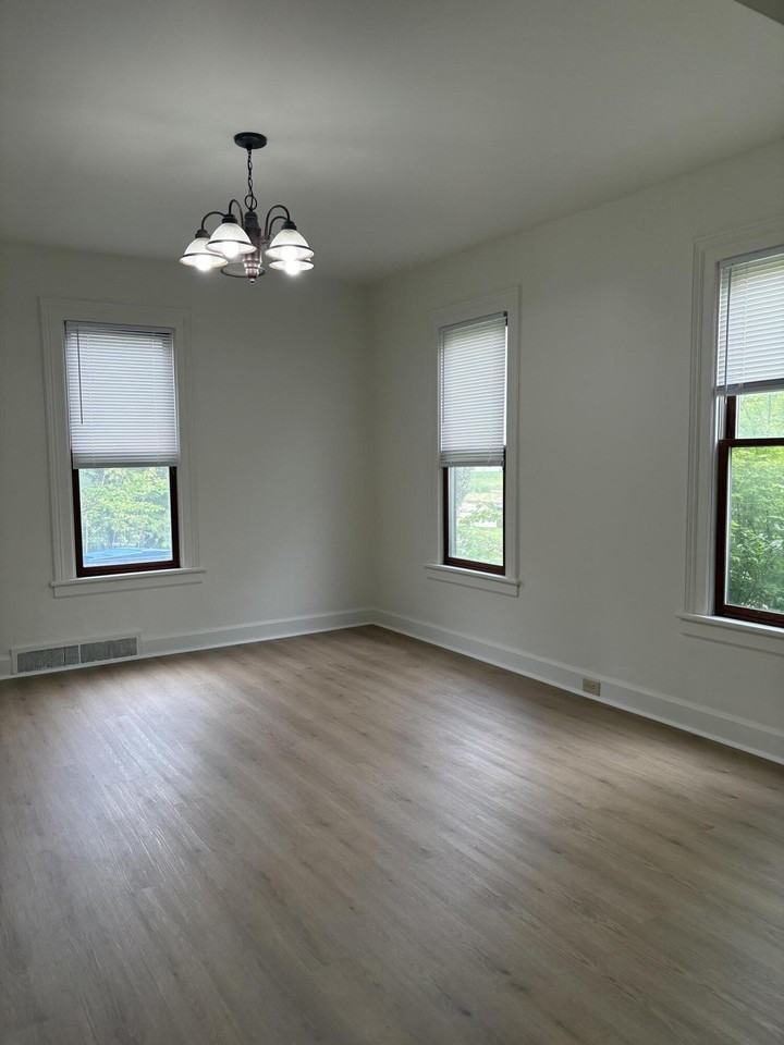 201 Oak St - Photo 7 of 21
