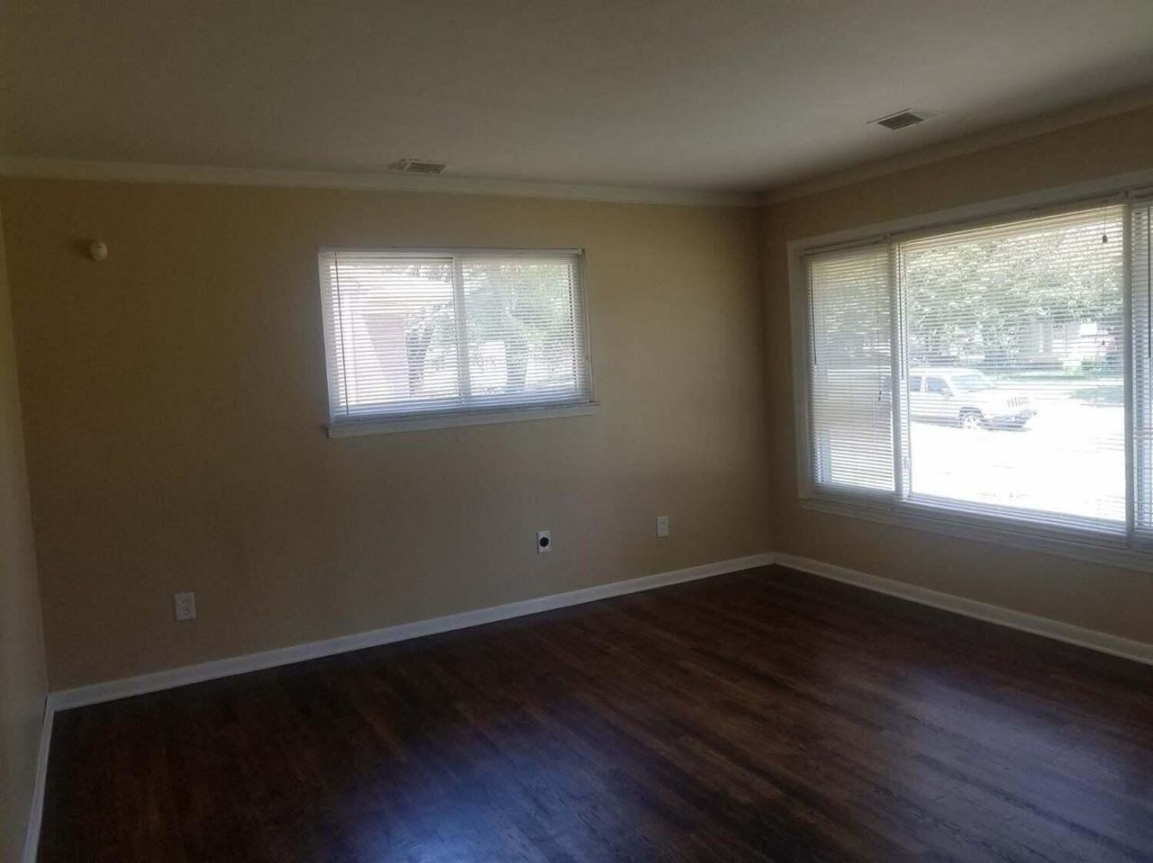 1420 Gattegno St - Photo 2 of 10