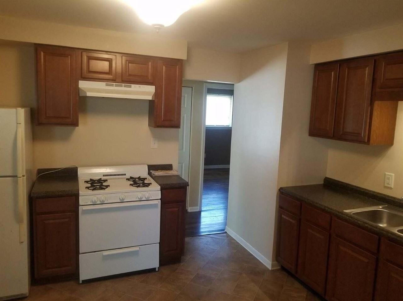 1420 Gattegno St - Photo 6 of 10