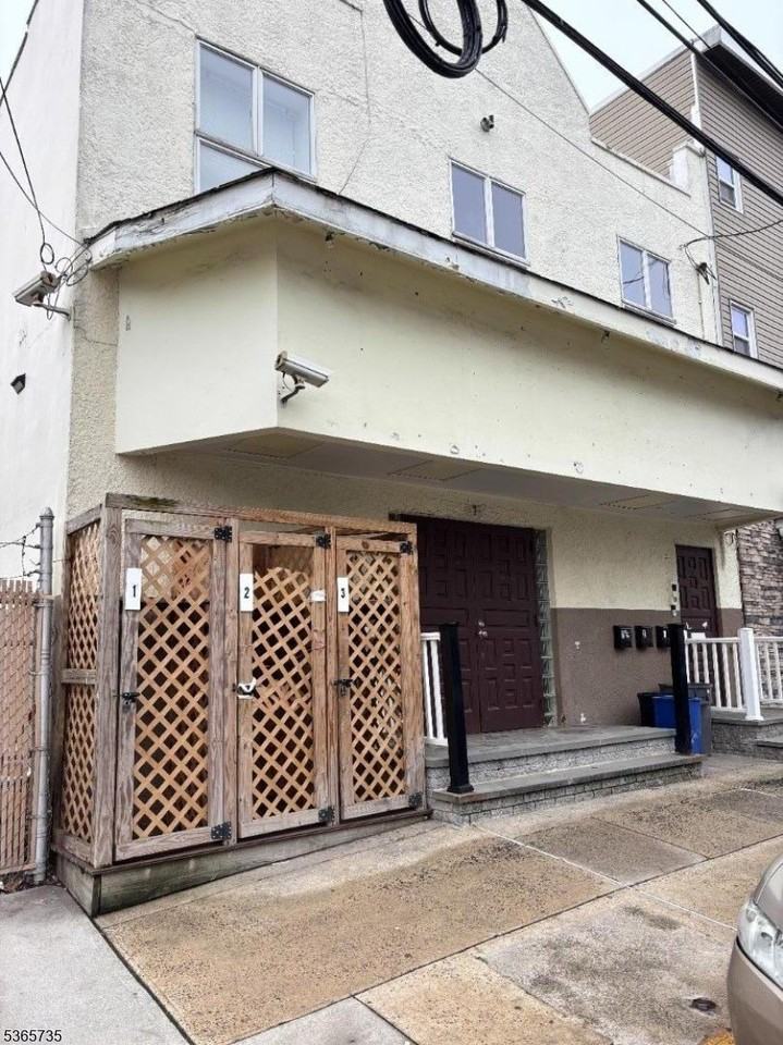 74 Walnut St - Photo 2 of 2
