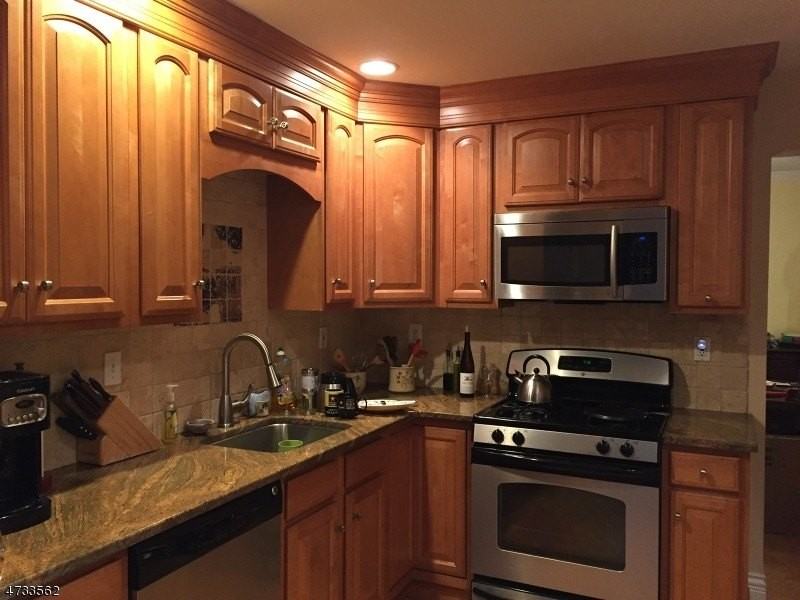 20 Constitution Way - Photo 3 of 12