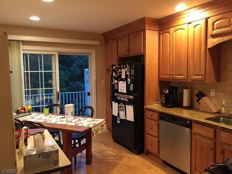 20 Constitution Way - Photo 4 of 12