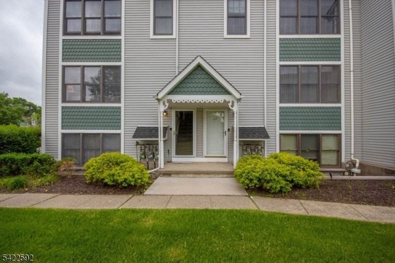 22 Burlington Ct #22 - Photo 5 of 24