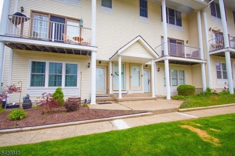 10 Amherst Ct - Photo 2 of 21