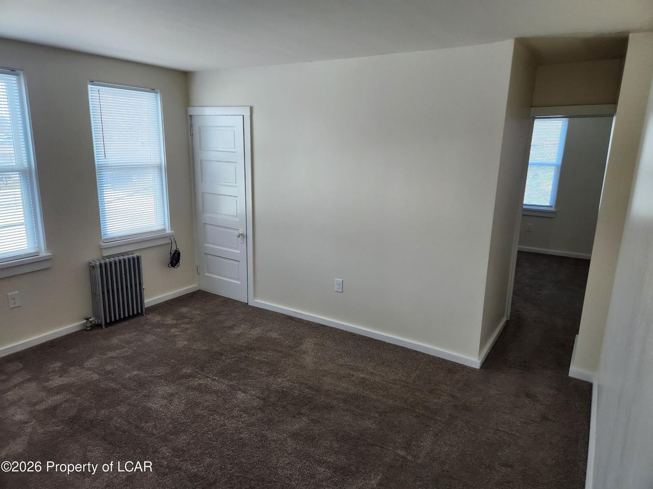 703 E Northampton St - Photo 6 of 8