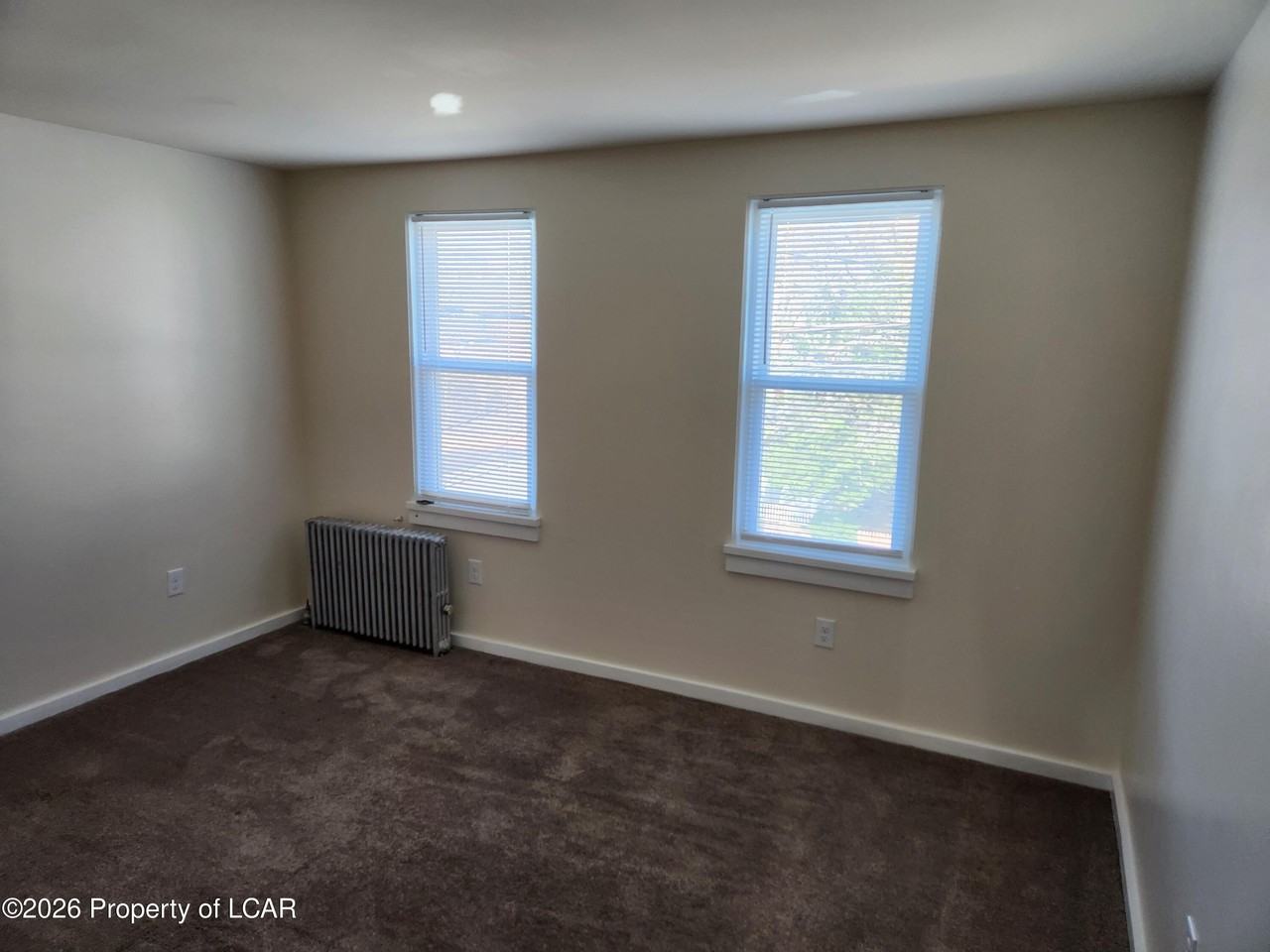 703 E Northampton St - Photo 7 of 8