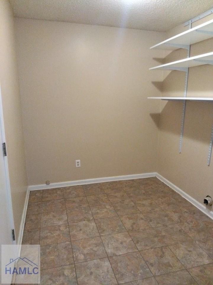 905 King Air Ct - Photo 6 of 12