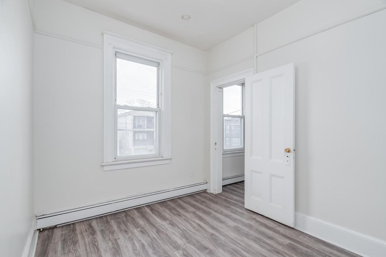 37 Pamrapo Ave #2 - Photo 5 of 13
