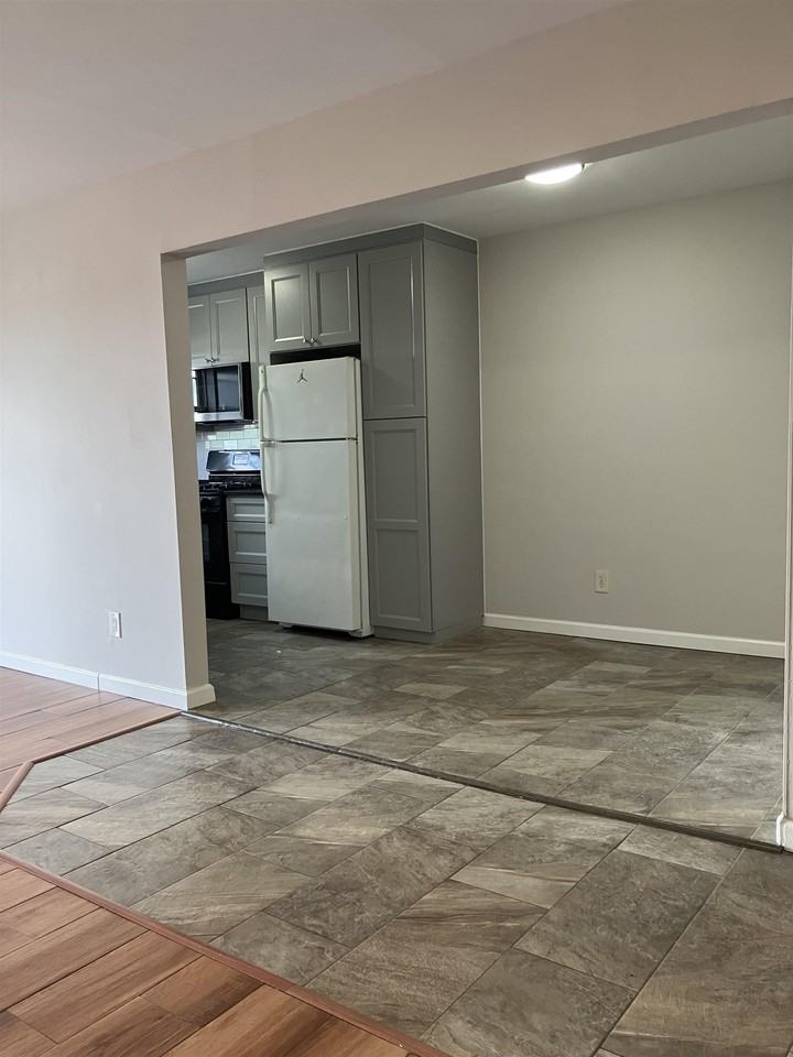 16 Western Ave #3 - Photo 4 of 14