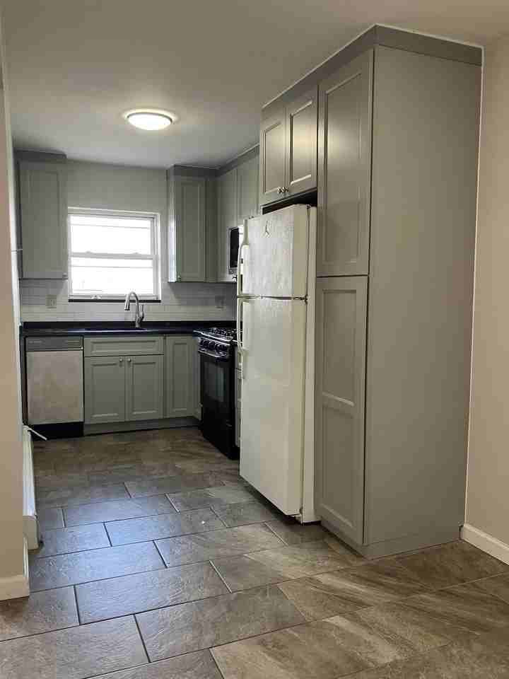 16 Western Ave #3 - Photo 5 of 14
