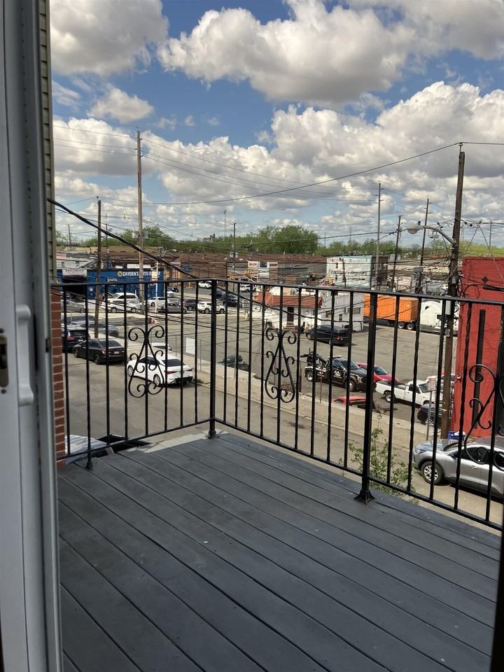 16 Western Ave #3 - Photo 7 of 14