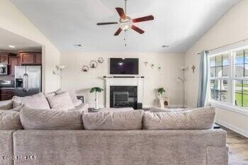 318 Aquamarine Cir - Photo 4 of 24