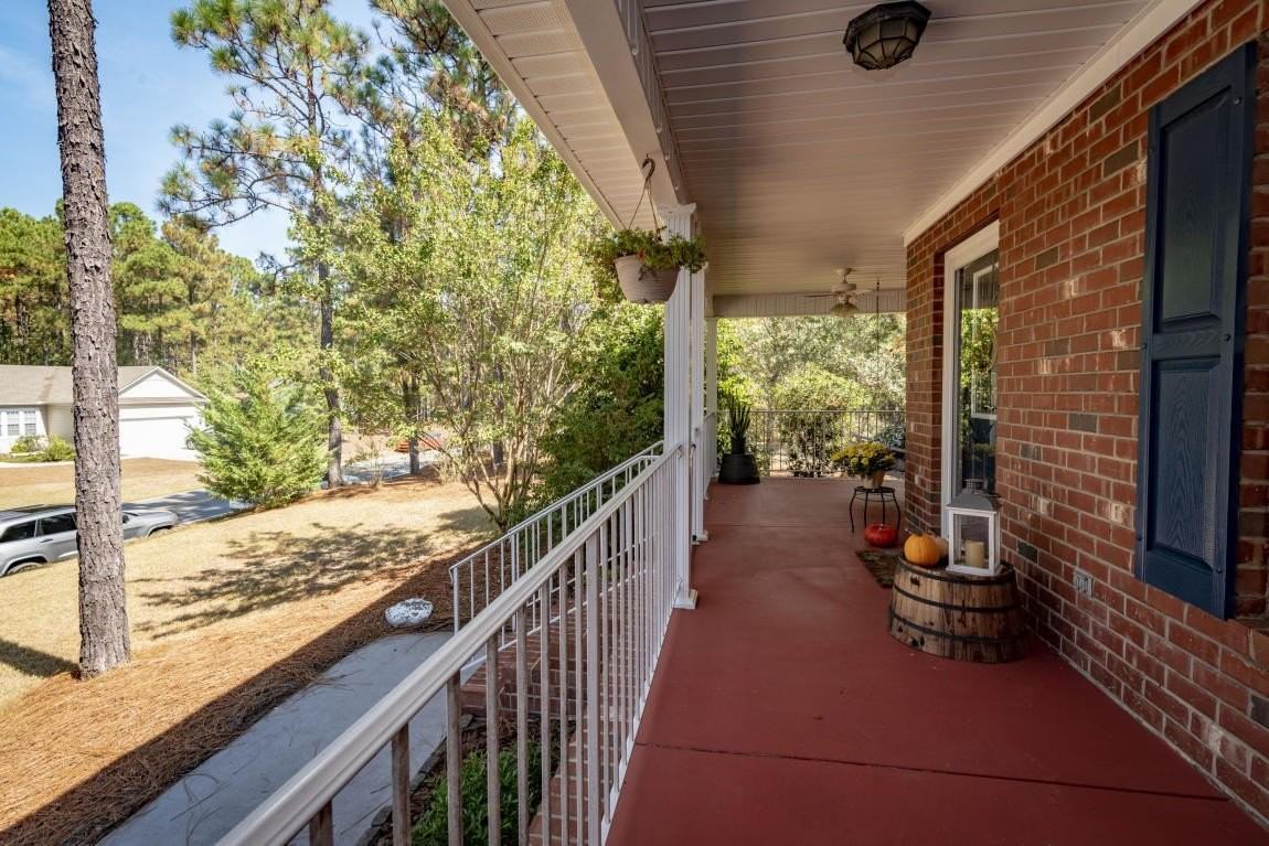 440 Spring Lake Dr - Photo 4 of 32