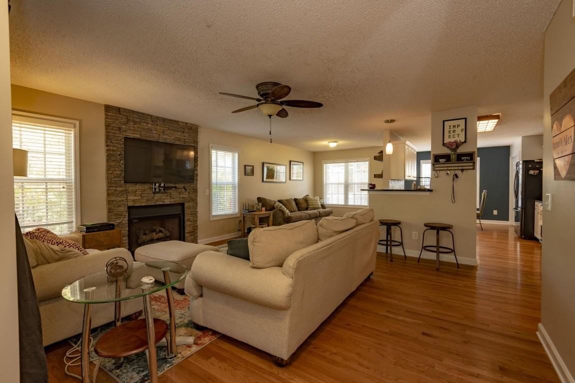 440 Spring Lake Dr - Photo 5 of 32