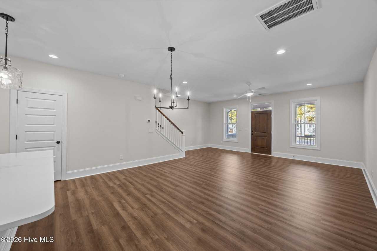 3903 Harkers Way - Photo 4 of 31
