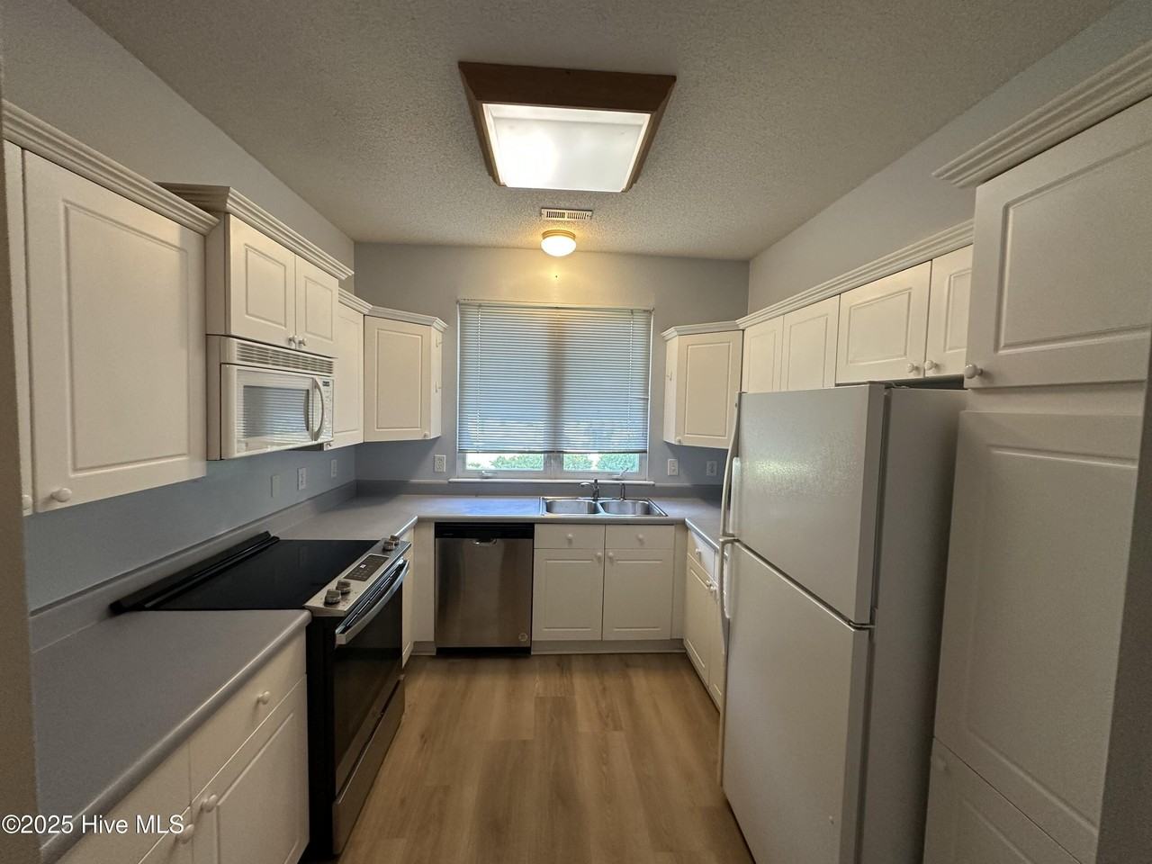 264 Bonnet Way - Photo 7 of 38
