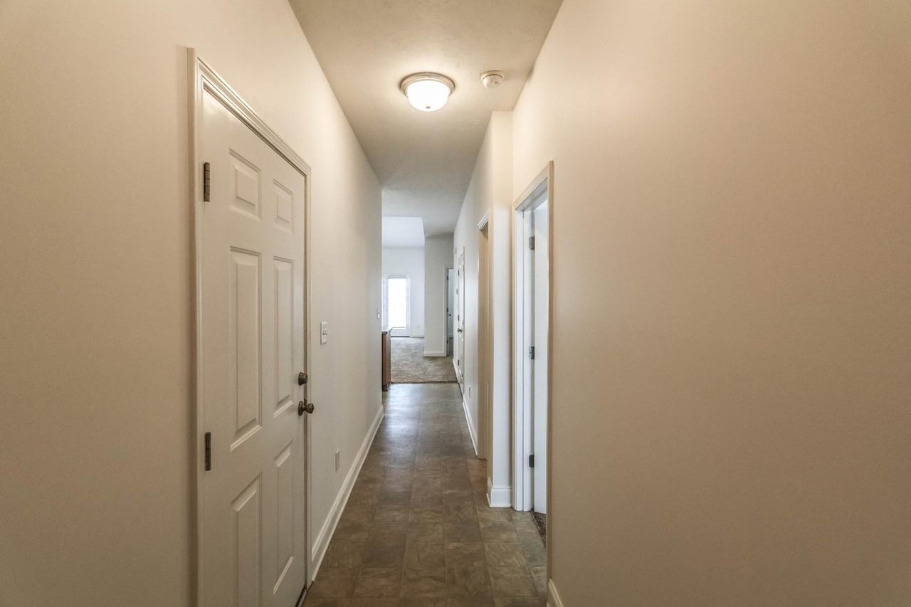 334 High Meadows Pl - Photo 7 of 38