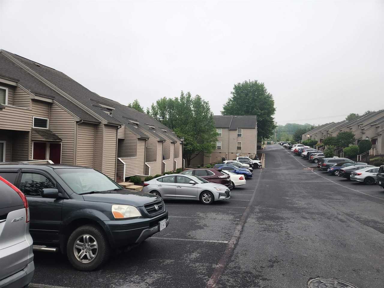 1394 Bradley Dr - Photo 4 of 41