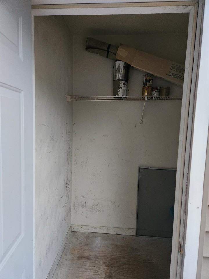 1394 Bradley Dr - Photo 6 of 41