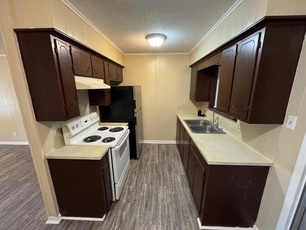 605 Circle Dr Apt A - Photo 4 of 8