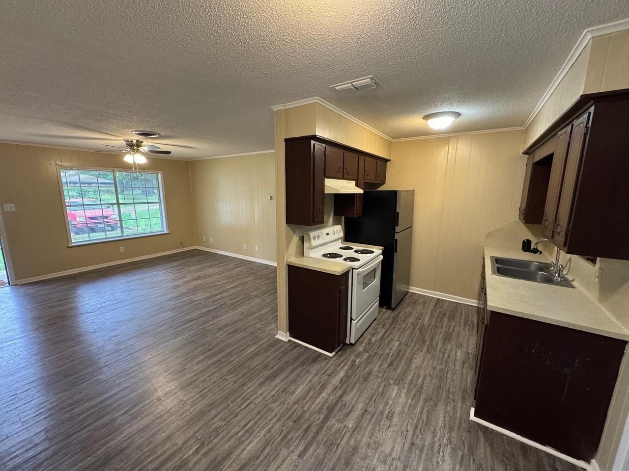 605 Circle Dr Apt A - Photo 5 of 8