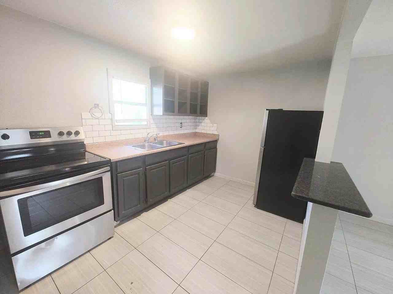 2404 Avenue U #REAR - Photo 2 of 6