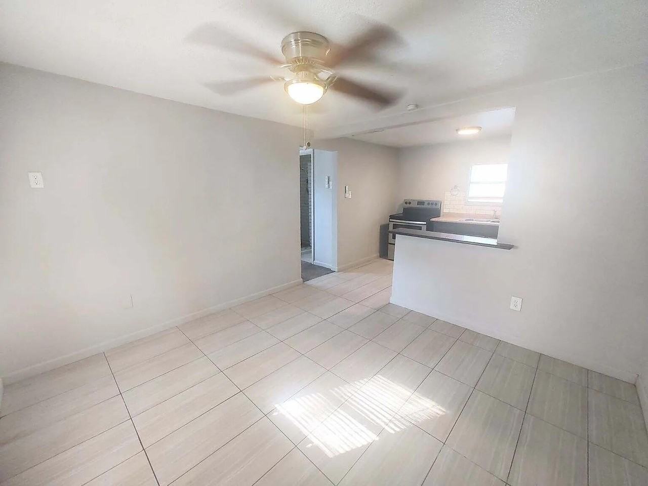 2404 Avenue U #REAR - Photo 4 of 6