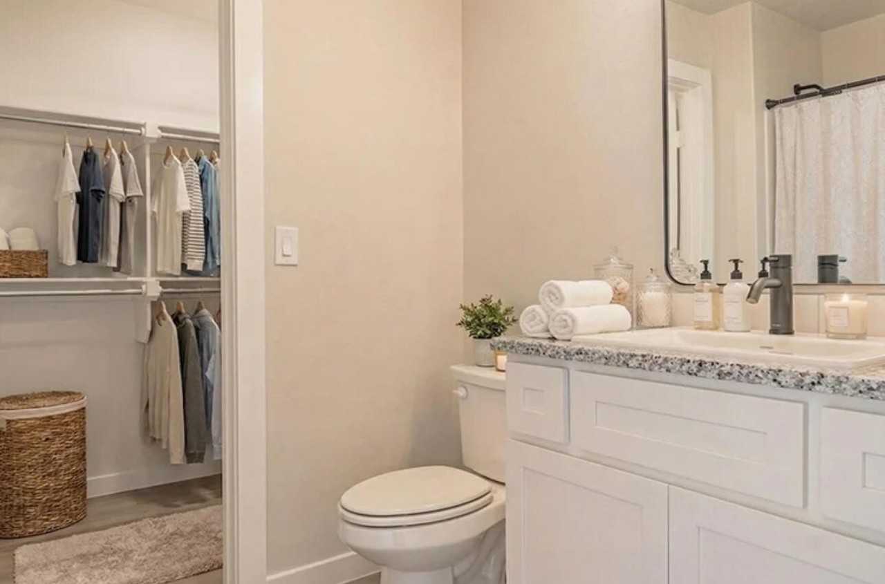 5709 Colgate St - Photo 6 of 7