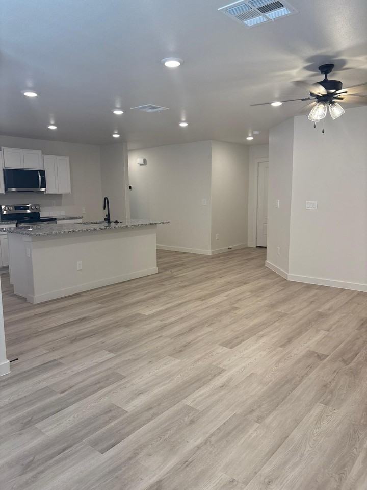 5703 Colgate St - Photo 3 of 11