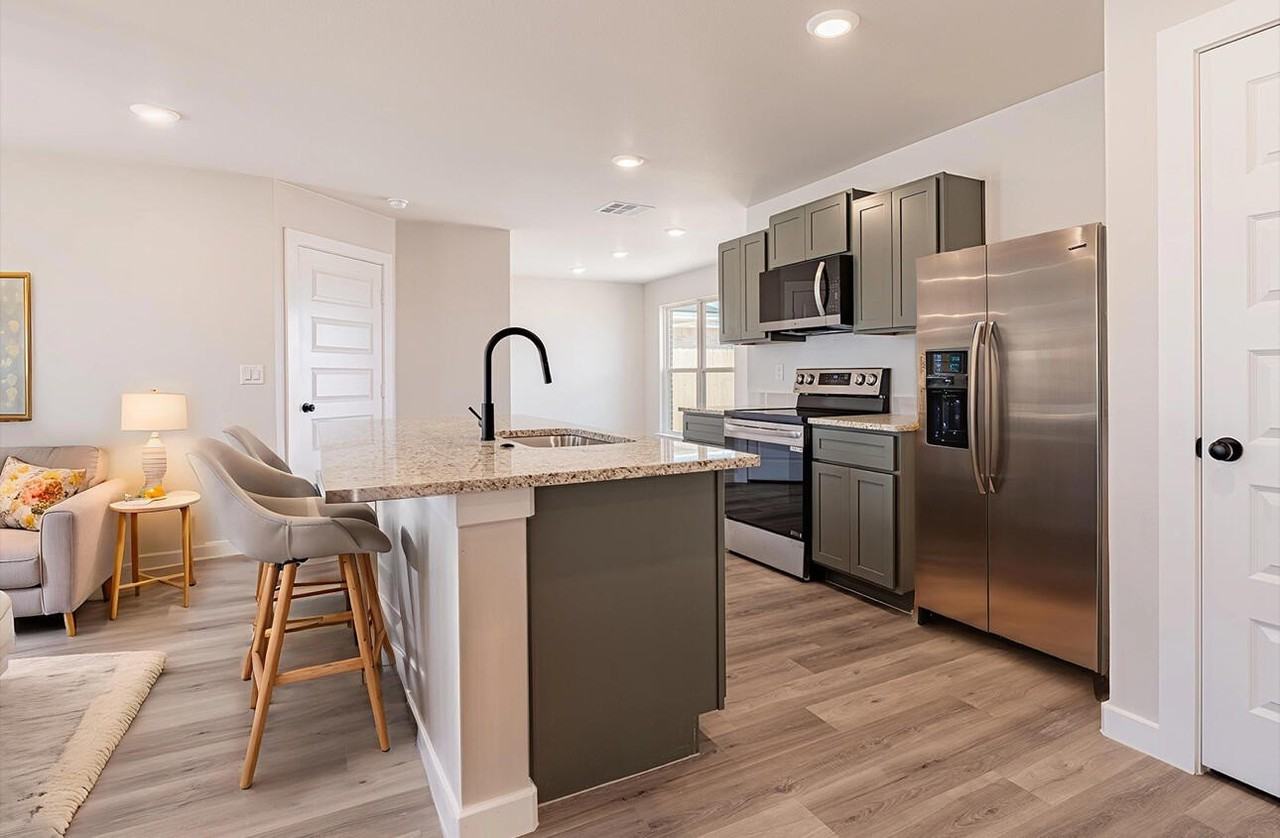5705 Colgate St - Photo 4 of 9