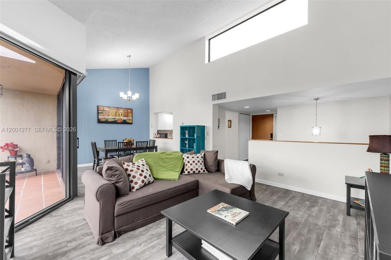 6701 Sw 116th Ct #406 - Photo 5 of 8