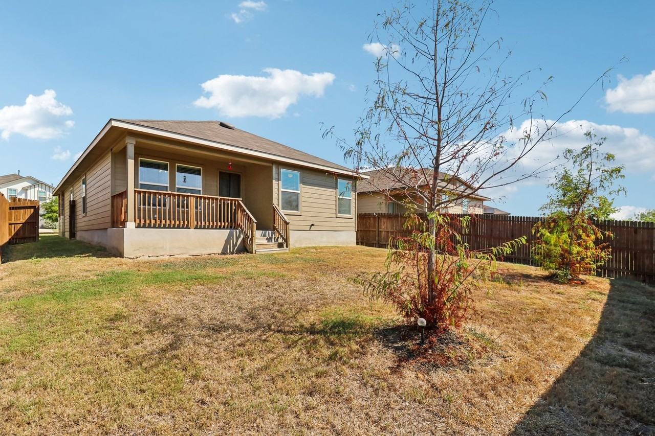 4042 Bay Leaf Loop - Photo 2 of 19