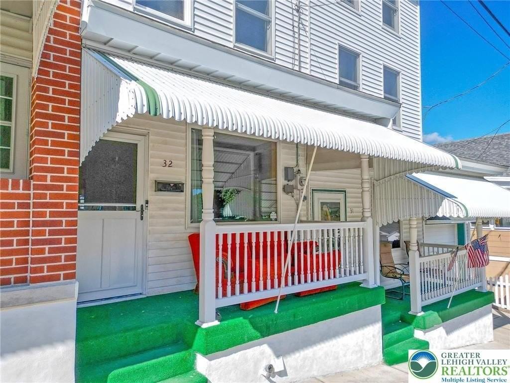 32 Powell St - Photo 2 of 12