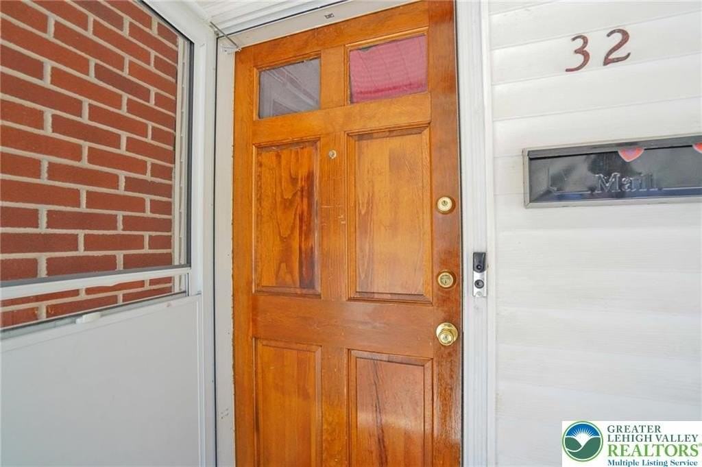32 Powell St - Photo 3 of 12