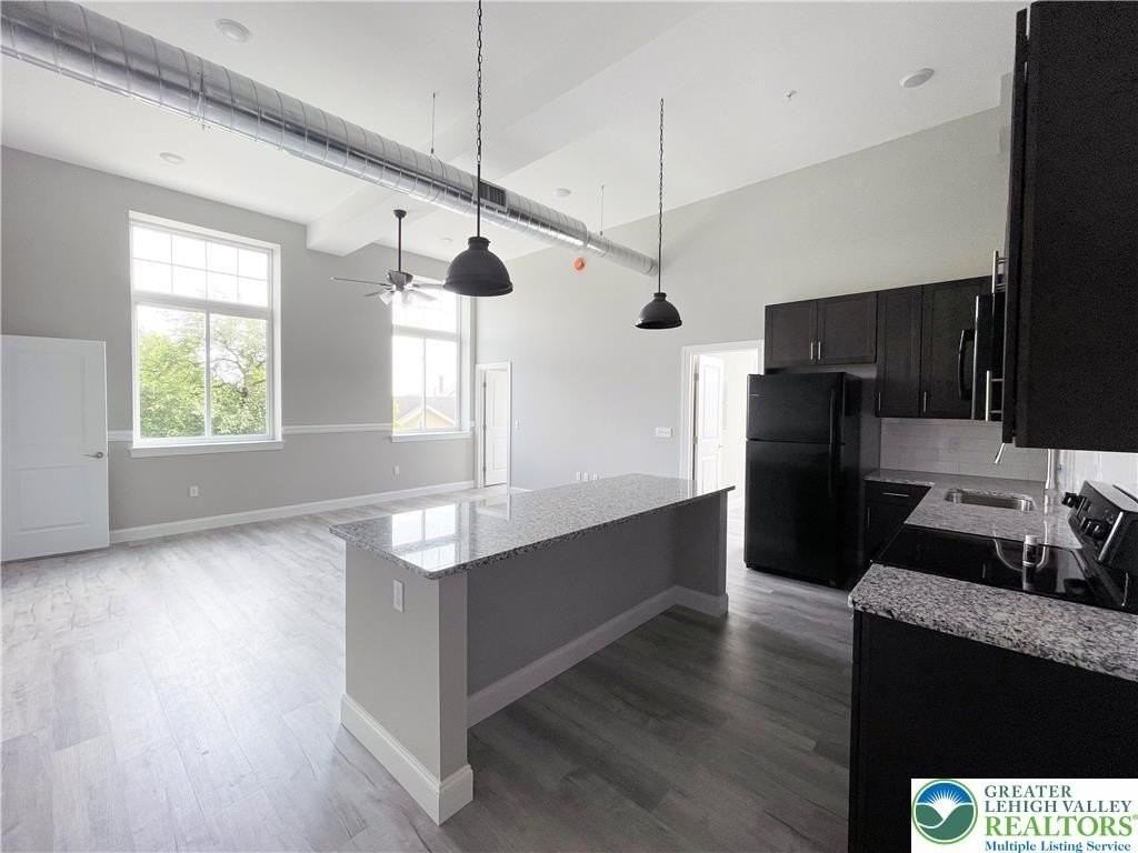216 Penn St #8 - Photo 4 of 10