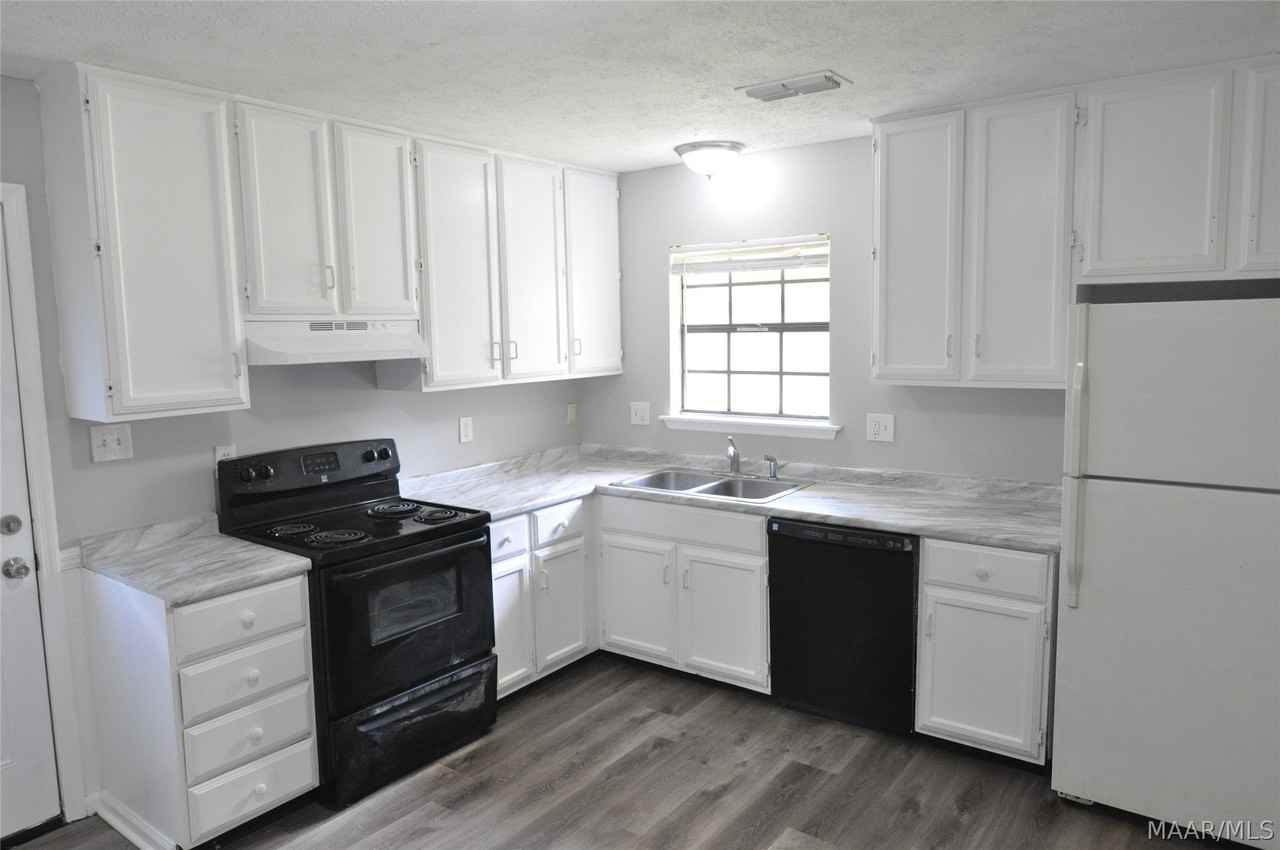 164 Camellia Ct - Photo 2 of 12