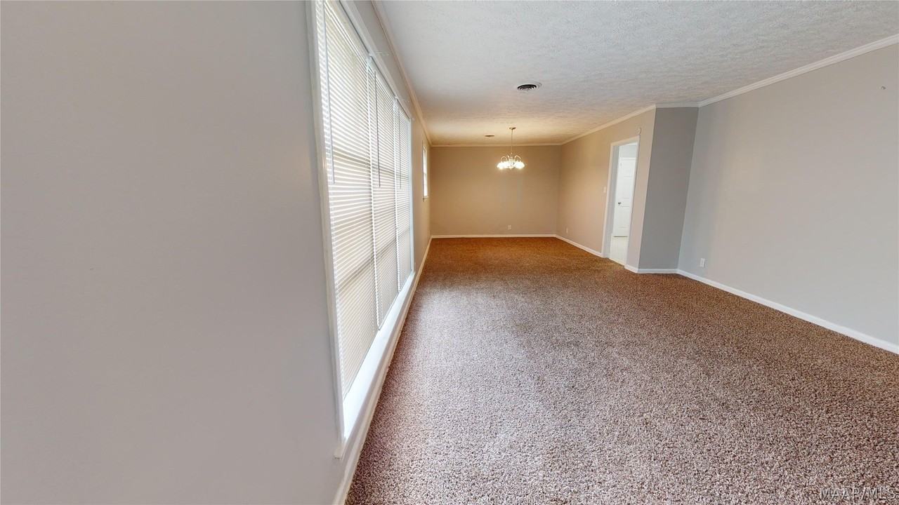 3252 Cheltenham Dr - Photo 2 of 23