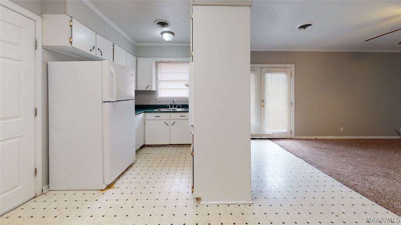 3252 Cheltenham Dr - Photo 5 of 23