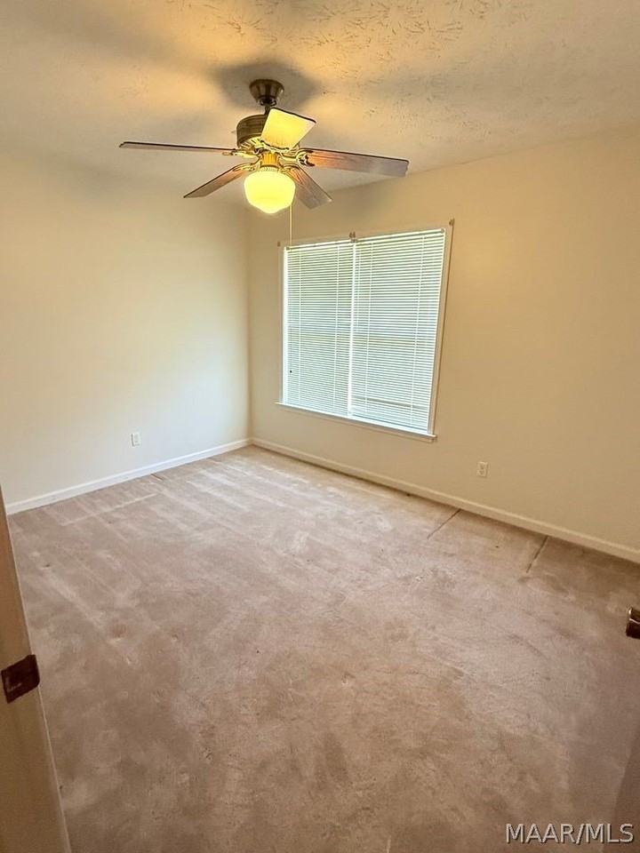 710 Summer Ln - Photo 5 of 17