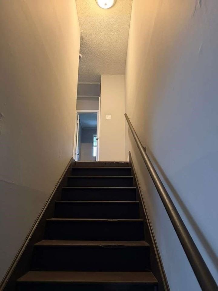 1010 University St - Photo 6 of 17