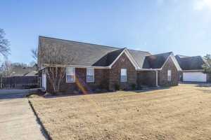 featured image of 443 Beverly Dr