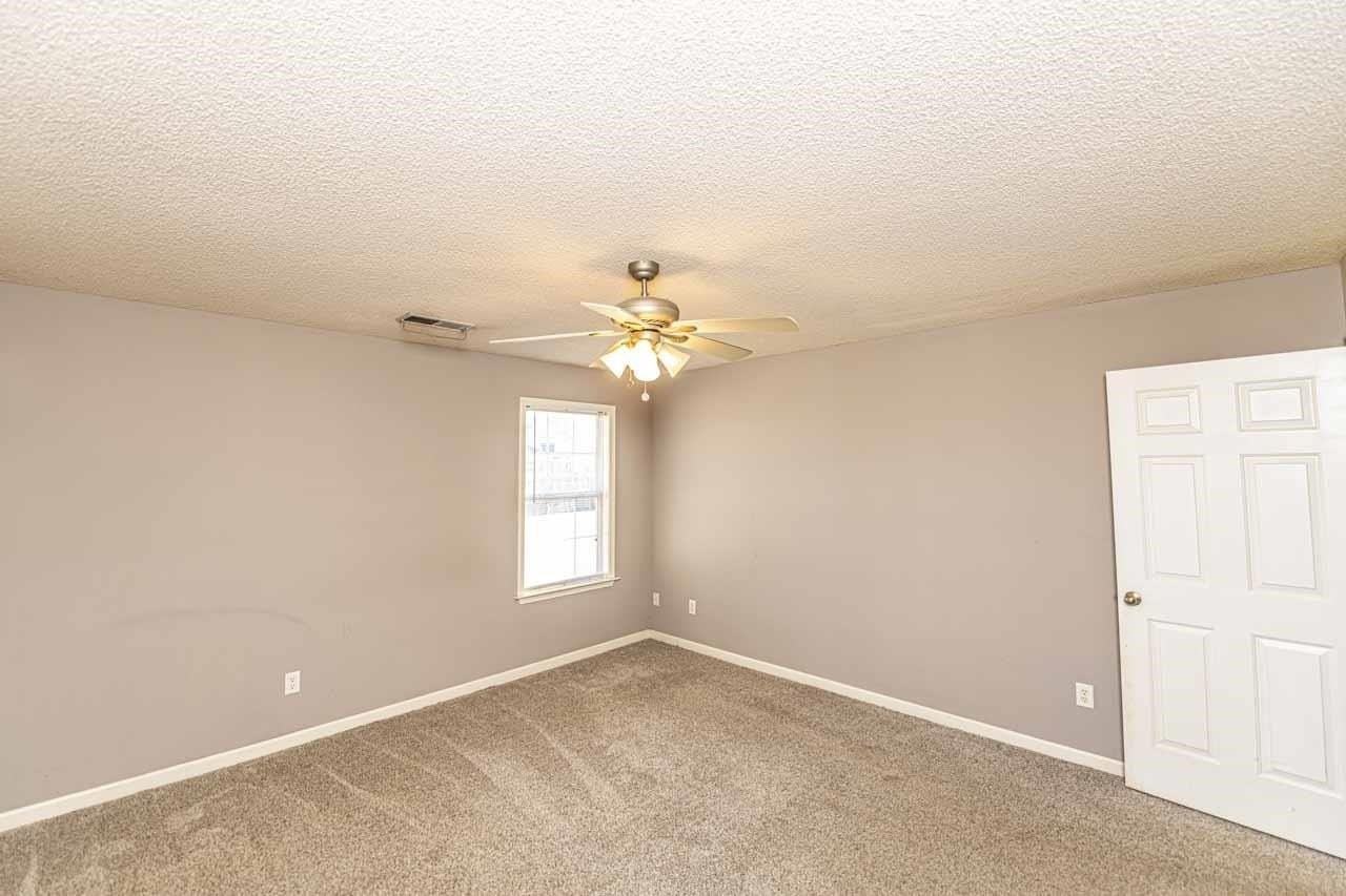 443 Beverly Dr - Photo 7 of 29