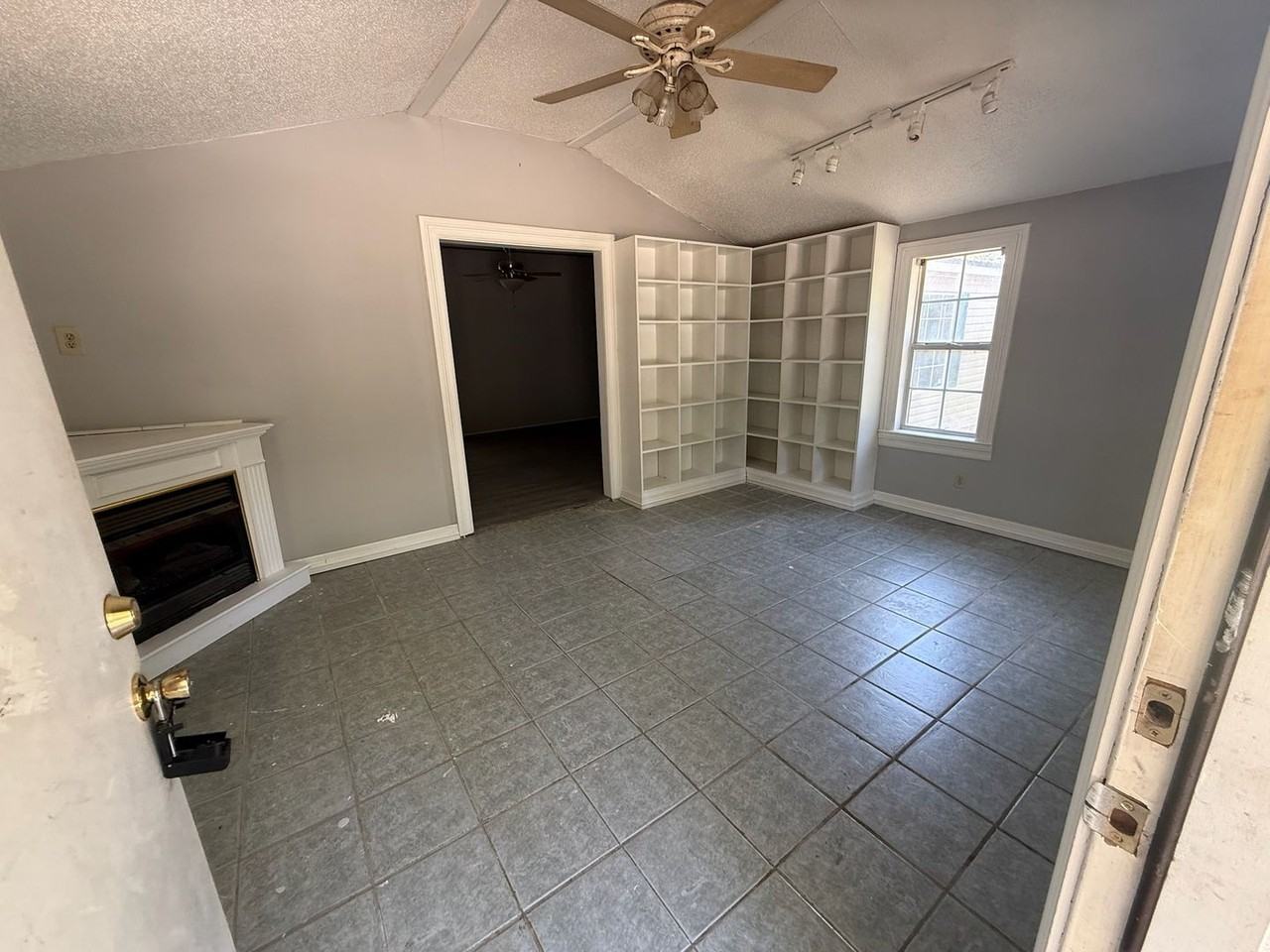 120 Dandridge Rd - Photo 3 of 14
