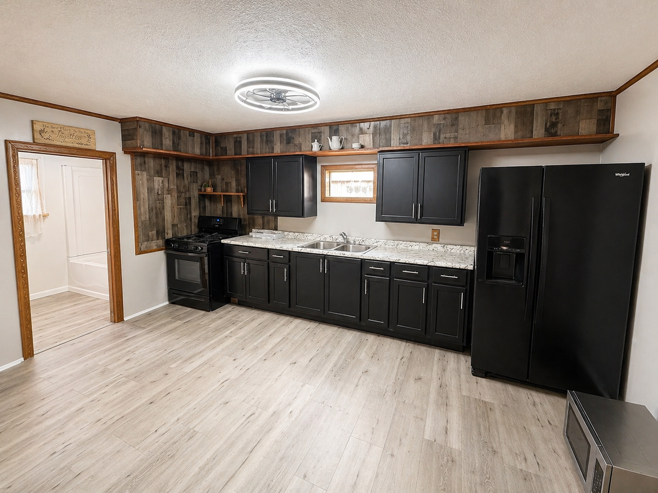 305 American Ave - Photo 3 of 19