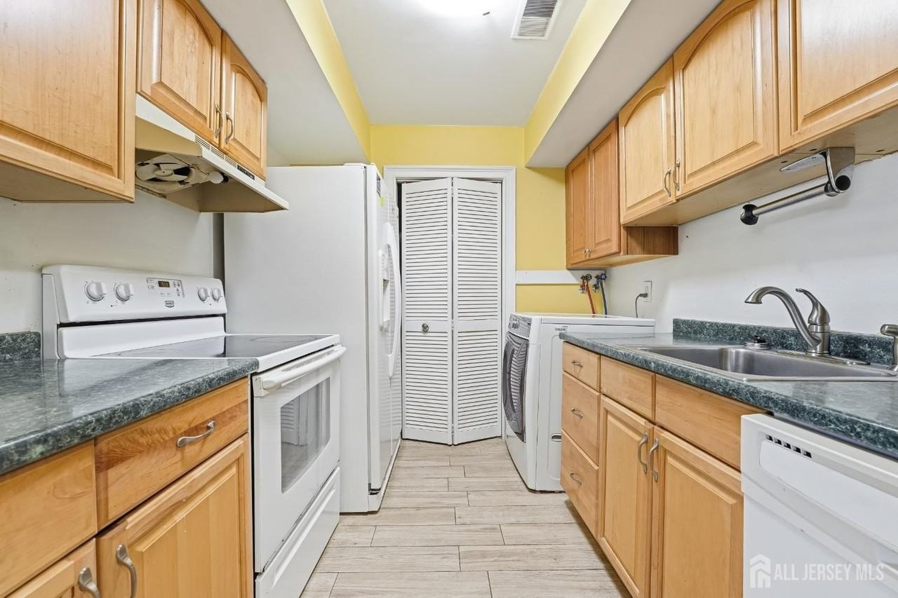 50-10 Prospect St - Photo 5 of 10