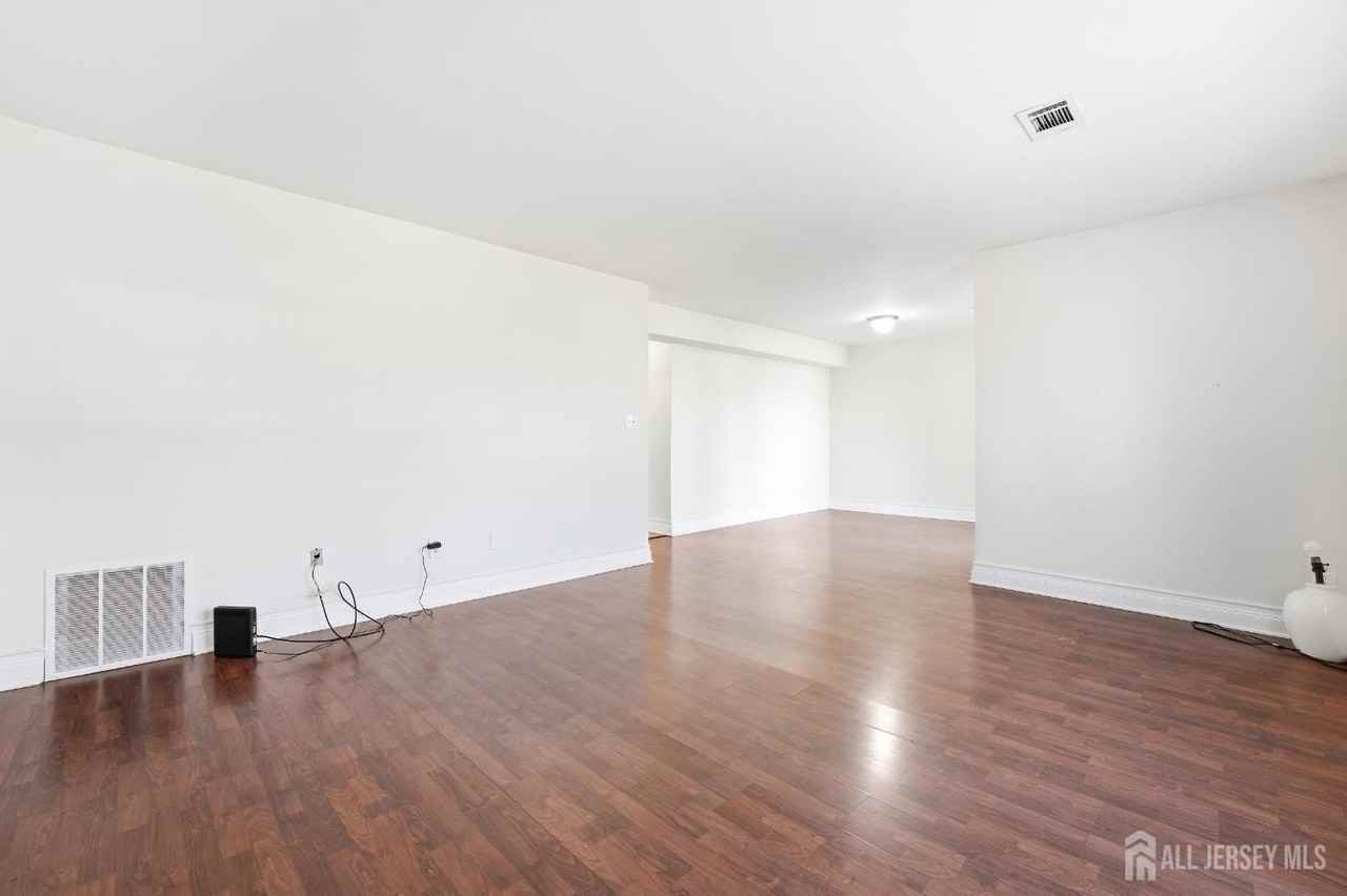 50-10 Prospect St - Photo 7 of 10