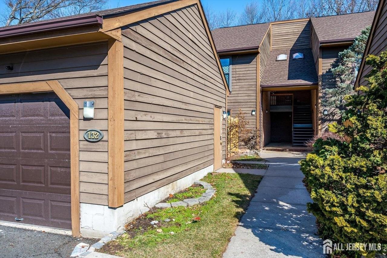 133 Oakmont Ct - Photo 2 of 38